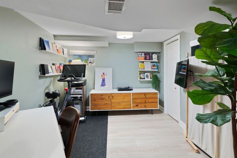 Tiny photo for 6056 N Keeler Avenue, Chicago, IL 60646 (MLS # 12571716)