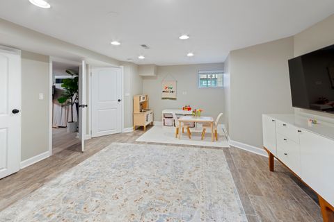 Tiny photo for 6056 N Keeler Avenue, Chicago, IL 60646 (MLS # 12571716)