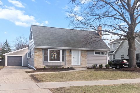 219 N Pine Street Mount Prospect IL 60056