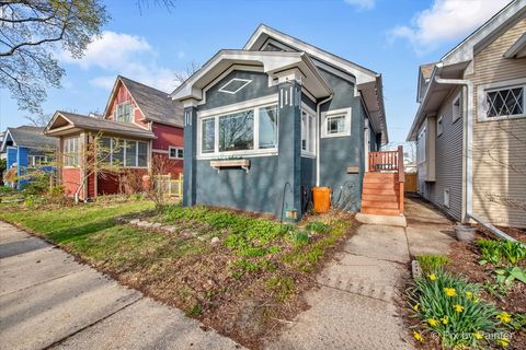 Photo of 828 S Taylor Avenue, Oak Park, IL 60304 (MLS # 12632777)
