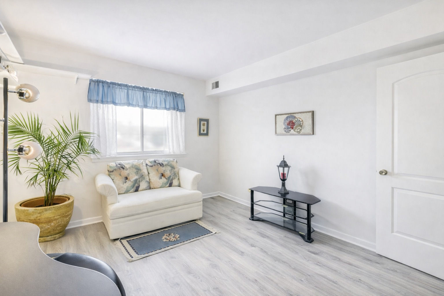 9387 Bay Colony Drive 3W