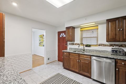 Tiny photo for 3836 W Estes Avenue, Lincolnwood, IL 60712 (MLS # 12520176)