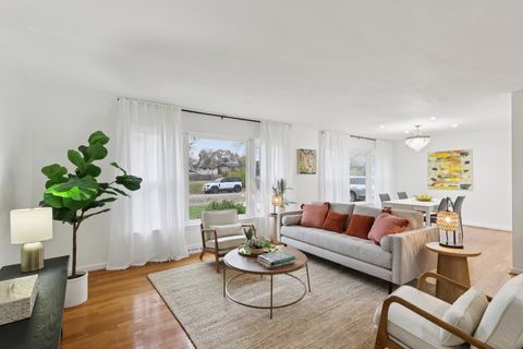 Tiny photo for 3836 W Estes Avenue, Lincolnwood, IL 60712 (MLS # 12520176)