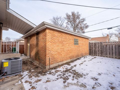Tiny photo for 813 Westchester Boulevard, Westchester, IL 60154 (MLS # 12543577)
