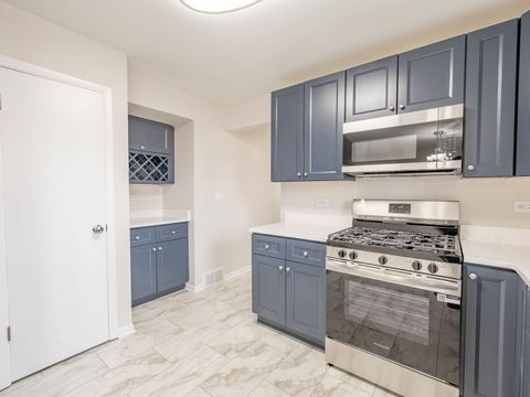 Tiny photo for 813 Westchester Boulevard, Westchester, IL 60154 (MLS # 12543577)