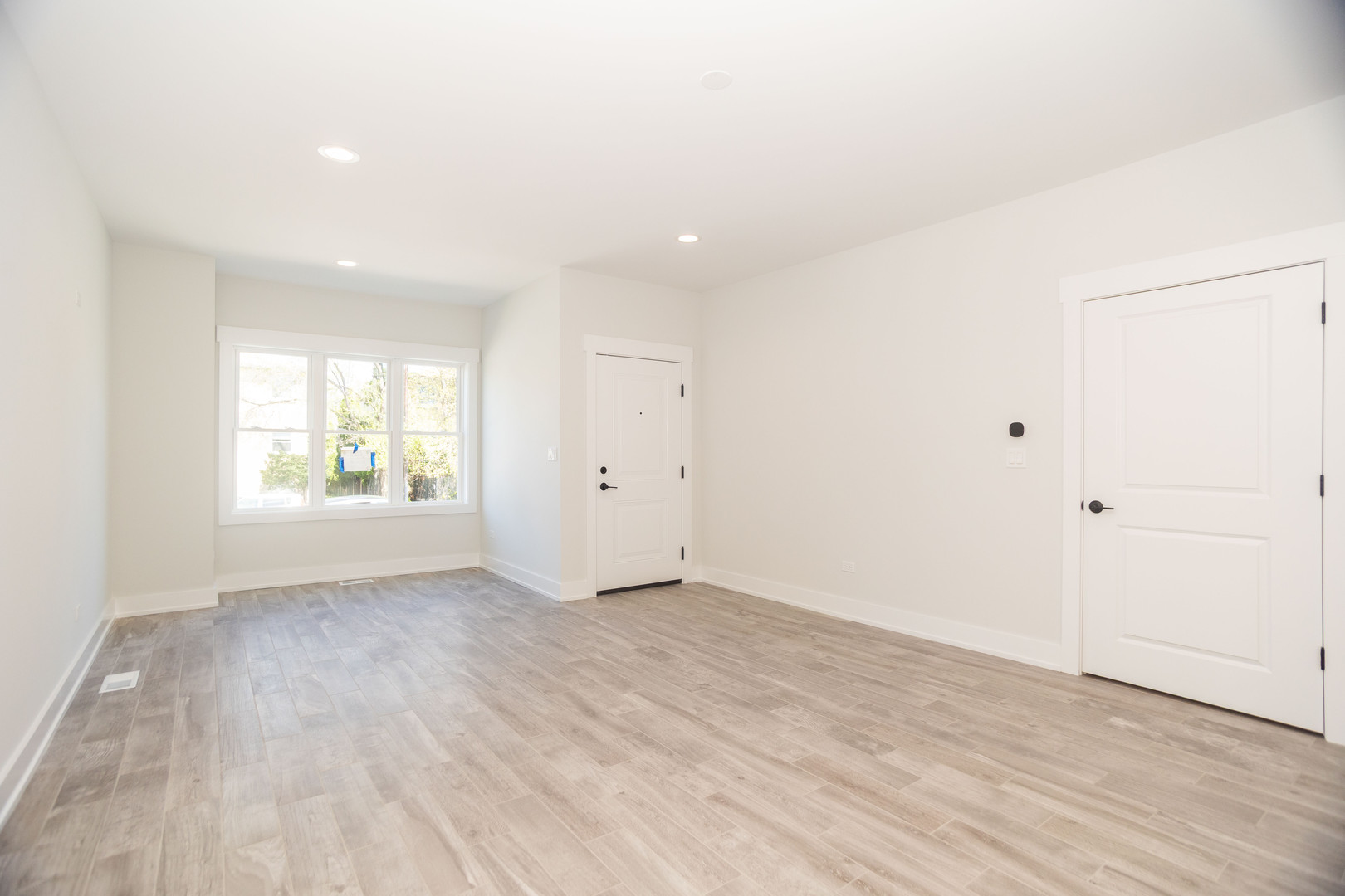 5754 N Elston Avenue