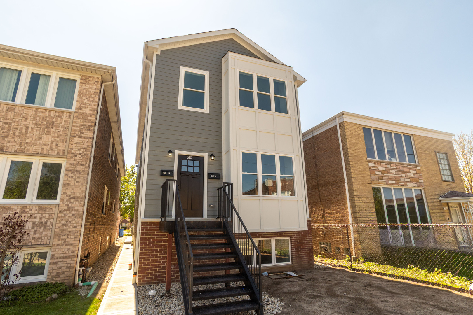 5754 N Elston Avenue