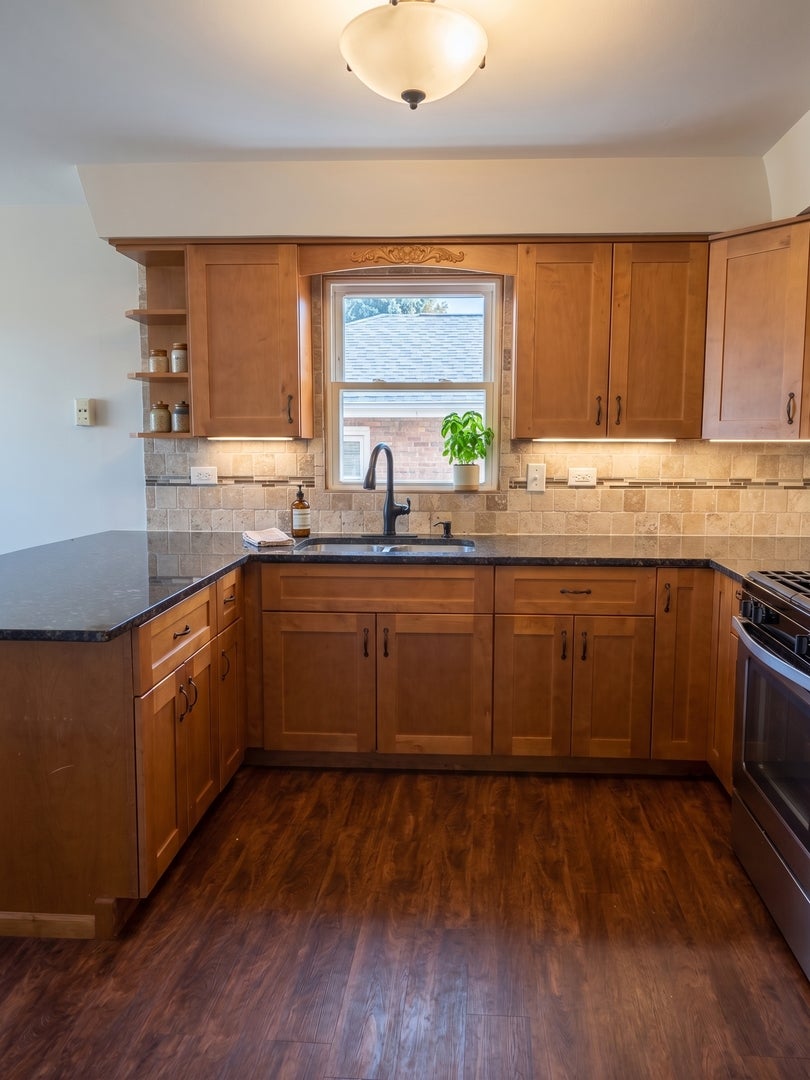 6048 W 79th Street