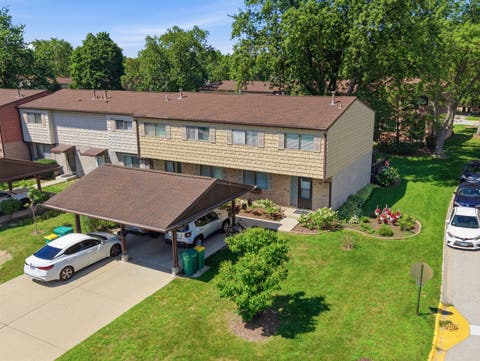 Photo of 490 Tahoe Circle Drive, Wheeling, IL 60090 (MLS # 12728045)