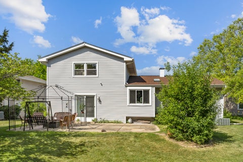 Tiny photo for 1727 Roosa Lane, Elk Grove Village, IL 60007 (MLS # 12721512)