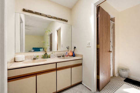 Tiny photo for 1727 Roosa Lane, Elk Grove Village, IL 60007 (MLS # 12721512)