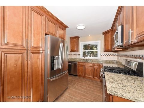 Tiny photo for Westchester, IL 60154 (MLS # 12598291)