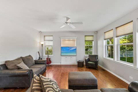 Tiny photo for 152 Ranney Avenue, Vernon Hills, IL 60061 (MLS # 12685758)