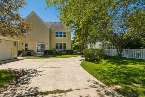 Tiny photo for 152 Ranney Avenue, Vernon Hills, IL 60061 (MLS # 12685758)