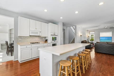 Tiny photo for 152 Ranney Avenue, Vernon Hills, IL 60061 (MLS # 12685758)