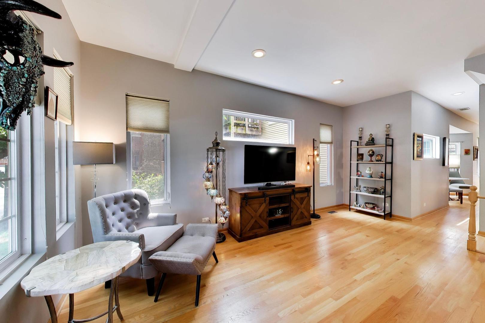 5354 N Ashland Avenue