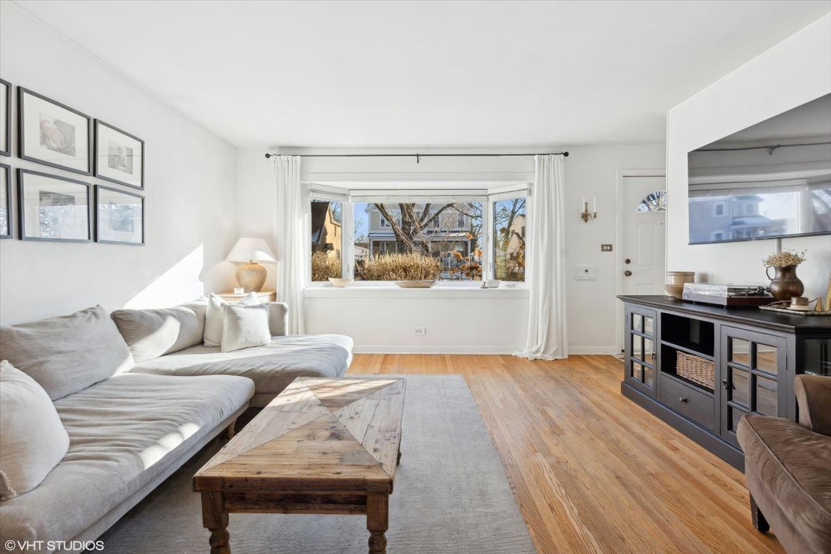 204 N EMERSON Street