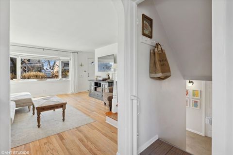 Tiny photo for 204 N EMERSON Street, Mount Prospect, IL 60056 (MLS # 12516558)