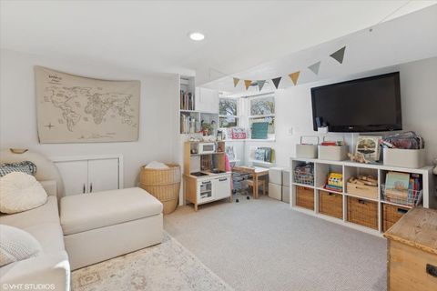 Tiny photo for 204 N EMERSON Street, Mount Prospect, IL 60056 (MLS # 12516558)