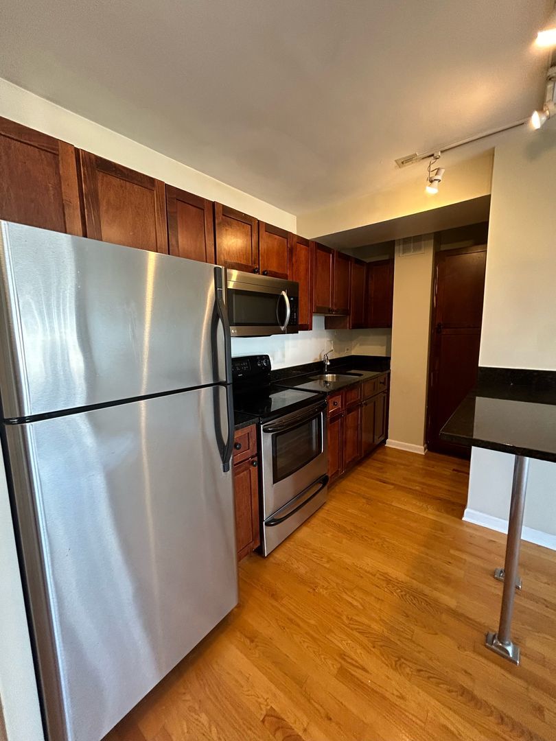 4180 N Marine Drive 1210