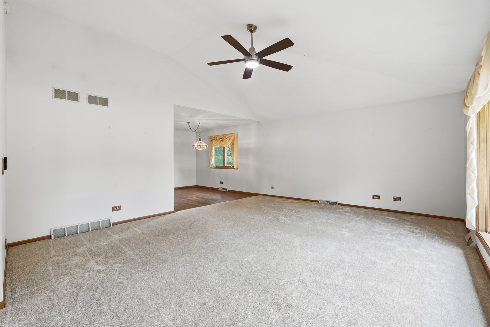 800 Ravinia Drive