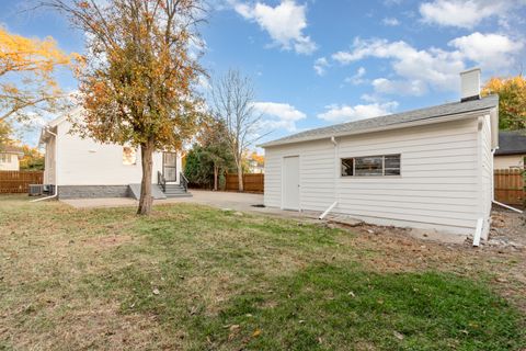 Tiny photo for 614 Hammond Avenue, Aurora, IL 60506 (MLS # 12511405)