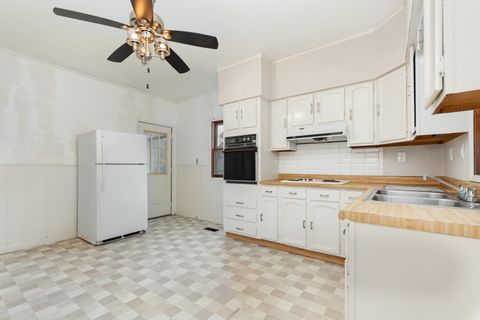 Tiny photo for 614 Hammond Avenue, Aurora, IL 60506 (MLS # 12511405)