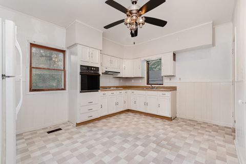 Tiny photo for 614 Hammond Avenue, Aurora, IL 60506 (MLS # 12511405)