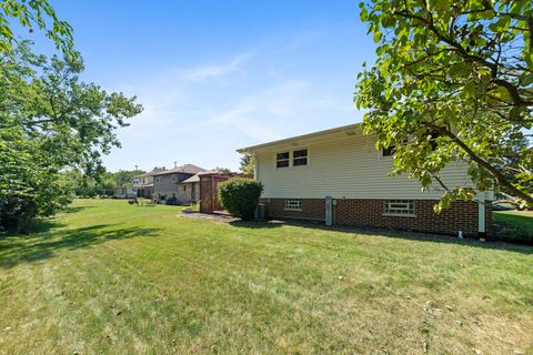 Tiny photo for 8269 Meadowwood Avenue, Woodridge, IL 60517 (MLS # 12464306)