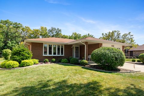 Tiny photo for 8269 Meadowwood Avenue, Woodridge, IL 60517 (MLS # 12464306)