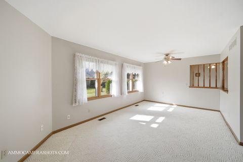 Tiny photo for 36 Fallcreek Circle #0, Montgomery, IL 60538 (MLS # 12443412)