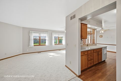 Tiny photo for 36 Fallcreek Circle #0, Montgomery, IL 60538 (MLS # 12443412)