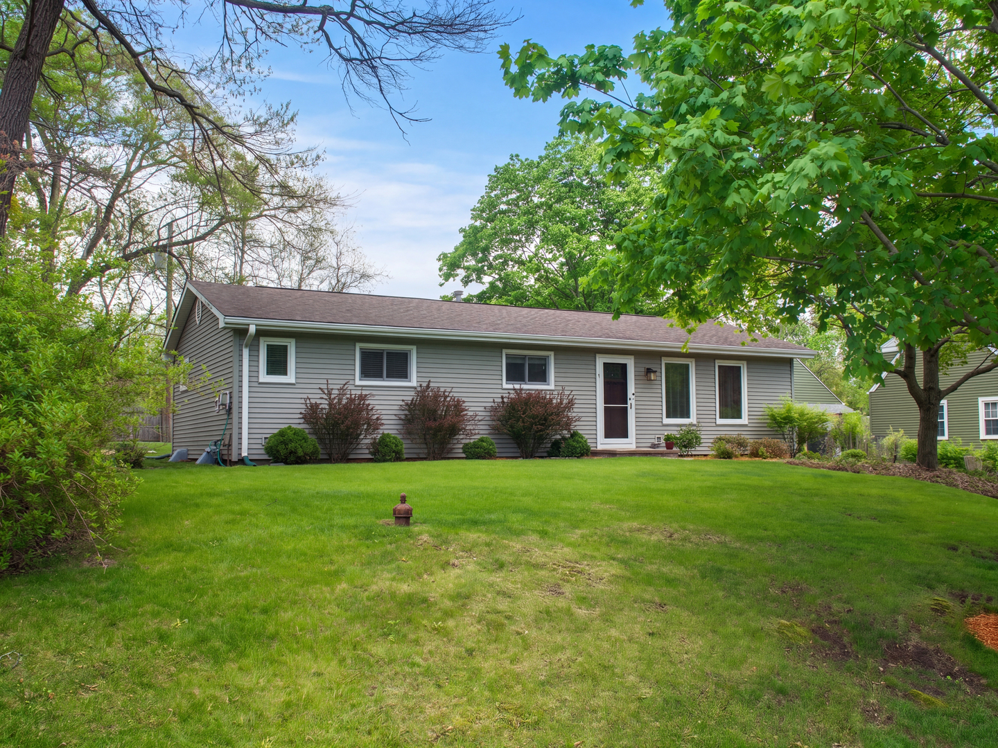 6N051 Oakwood Drive