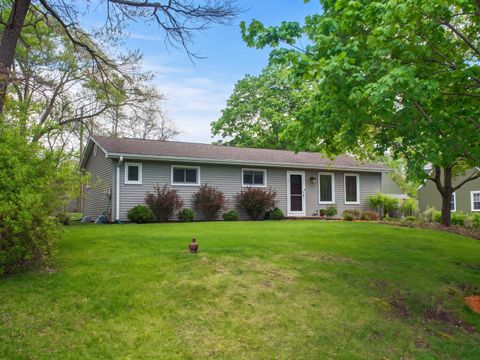 Tiny photo for 6N051 Oakwood Drive, St. Charles, IL 60174 (MLS # 12629570)