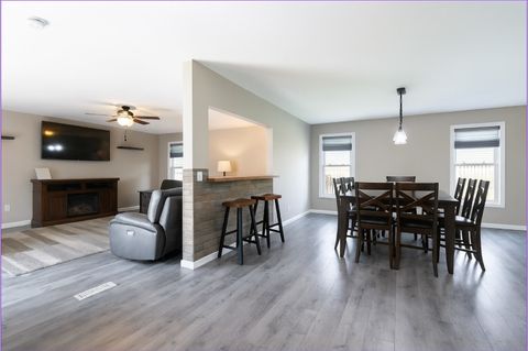 Tiny photo for 615 Cartwright Trail, McHenry, IL 60050 (MLS # 12487201)