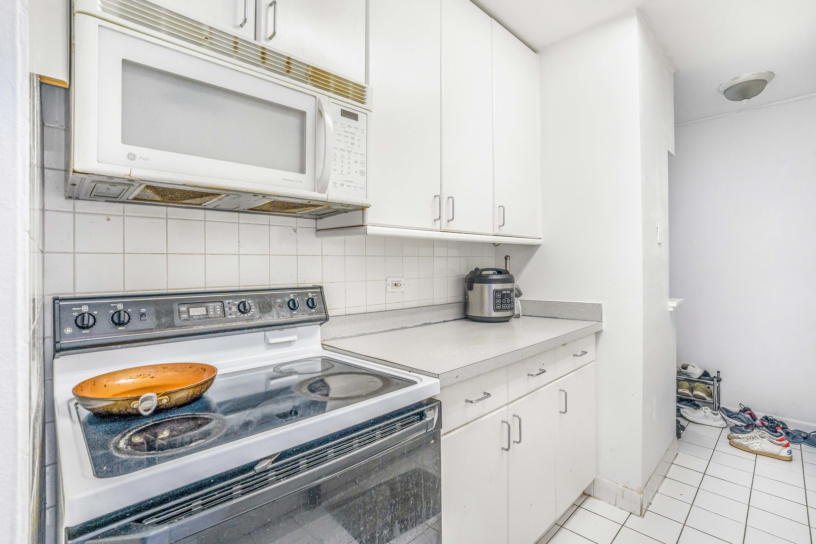 6171 N Sheridan Road 2804