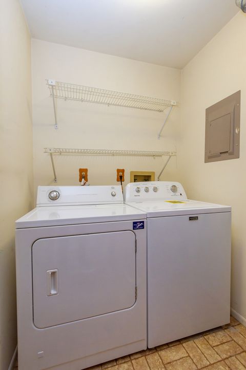 Tiny photo for 1405 Creekside Court #B, Elgin, IL 60123 (MLS # 12490956)