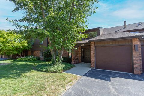 Photo of 1405 Creekside Court #B, Elgin, IL 60123 (MLS # 12490956)