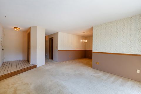 Tiny photo for 1405 Creekside Court #B, Elgin, IL 60123 (MLS # 12490956)