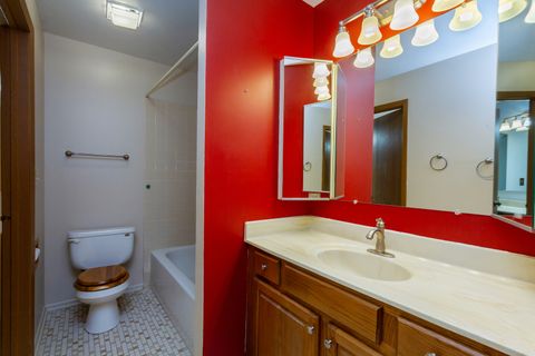 Tiny photo for 1405 Creekside Court #B, Elgin, IL 60123 (MLS # 12490956)