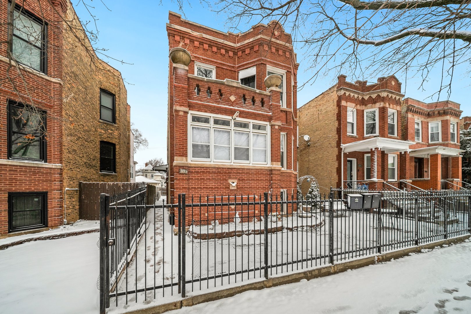 3936 W Cornelia Avenue