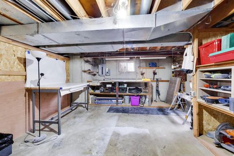 Tiny photo for 1 Aberdeen Road, Hawthorn Woods, IL 60047 (MLS # 12586710)