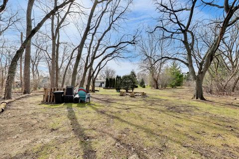 Tiny photo for 1 Aberdeen Road, Hawthorn Woods, IL 60047 (MLS # 12586710)