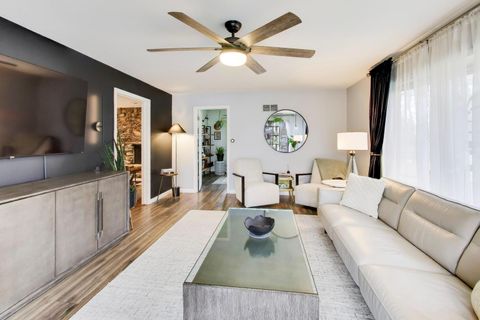 Tiny photo for 1 Aberdeen Road, Hawthorn Woods, IL 60047 (MLS # 12586710)