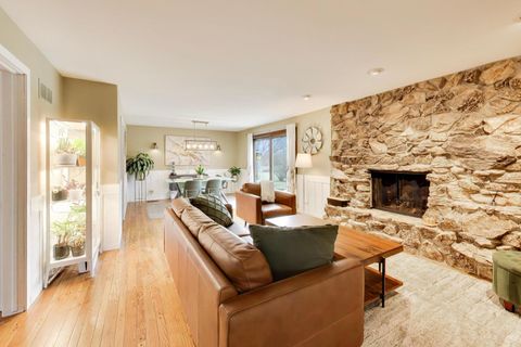 Tiny photo for 1 Aberdeen Road, Hawthorn Woods, IL 60047 (MLS # 12586710)