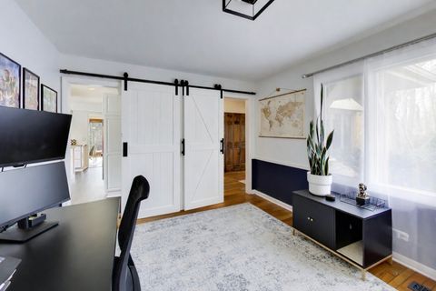 Tiny photo for 1 Aberdeen Road, Hawthorn Woods, IL 60047 (MLS # 12586710)