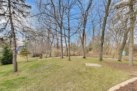 Tiny photo for 1 Aberdeen Road, Hawthorn Woods, IL 60047 (MLS # 12586710)