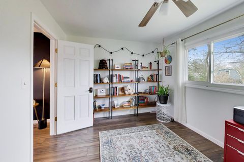 Tiny photo for 1 Aberdeen Road, Hawthorn Woods, IL 60047 (MLS # 12586710)