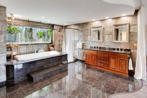 Tiny photo for 1 Aberdeen Road, Hawthorn Woods, IL 60047 (MLS # 12586710)