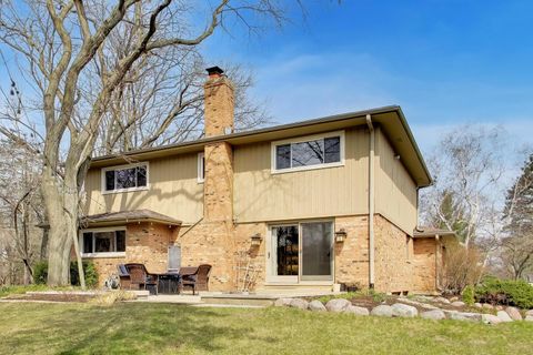 Tiny photo for 1 Aberdeen Road, Hawthorn Woods, IL 60047 (MLS # 12586710)